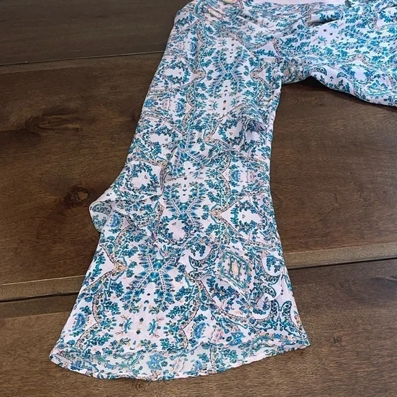 Nannette lepore pink & Blue Print 💯 Silk Blouse w/ Ruffle Sleeves Sz. MD - Picture 10 of 16